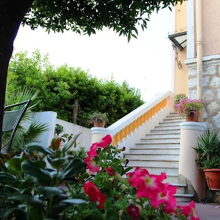 Panzió Mon Reve Apartements