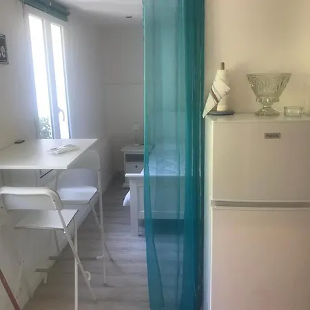 Mon Reve Bed & Breakfast 3*