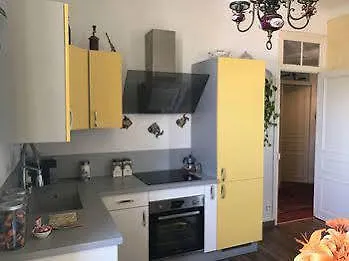 לינה וארוחת בוקר Mon Reve Apartements 3*